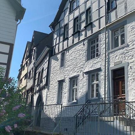 Manoir -1654- Historisch Schlafen In Monschaus Altstadt Ngoại thất bức ảnh